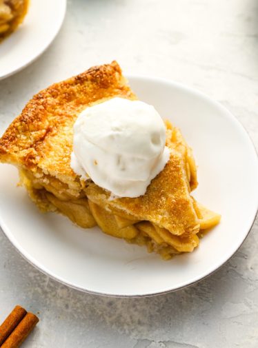 slice of apple pie a la mode