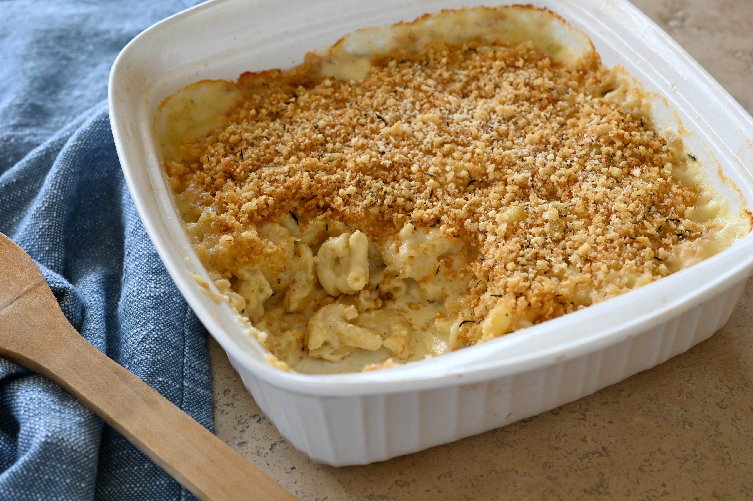 topping mac and cheese with bread crumbs