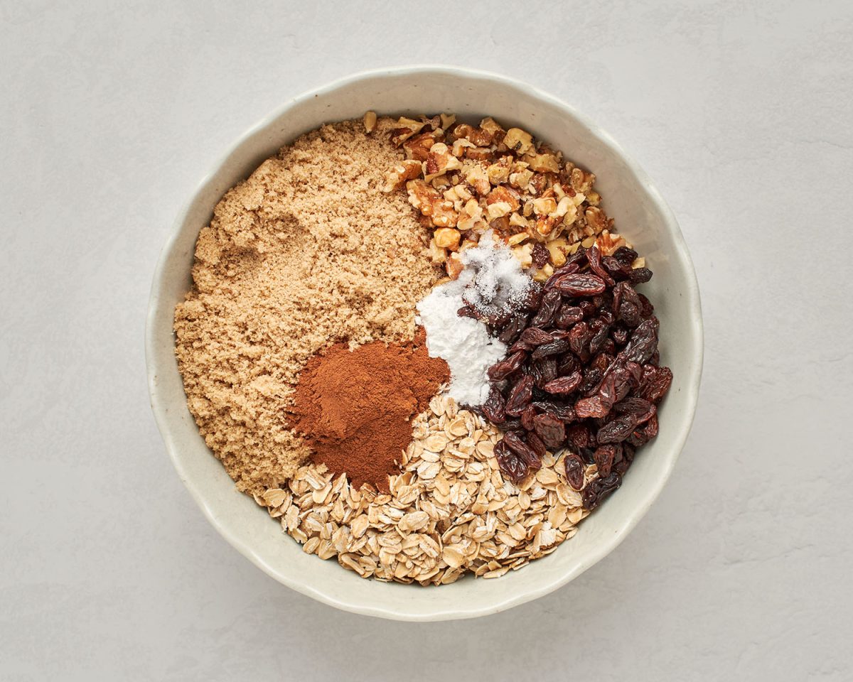 baked oatmeal ingredients in bowl