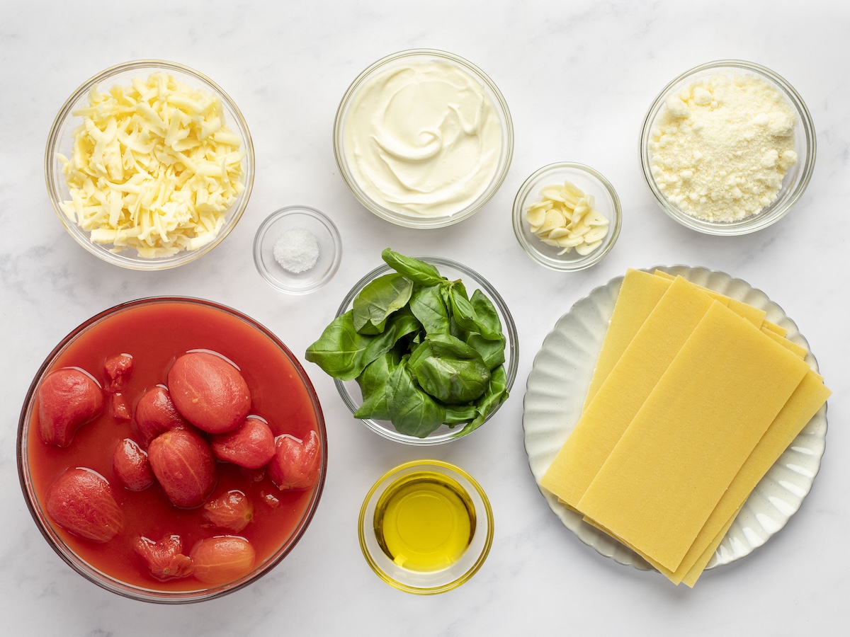 cheese lasagna ingredients.