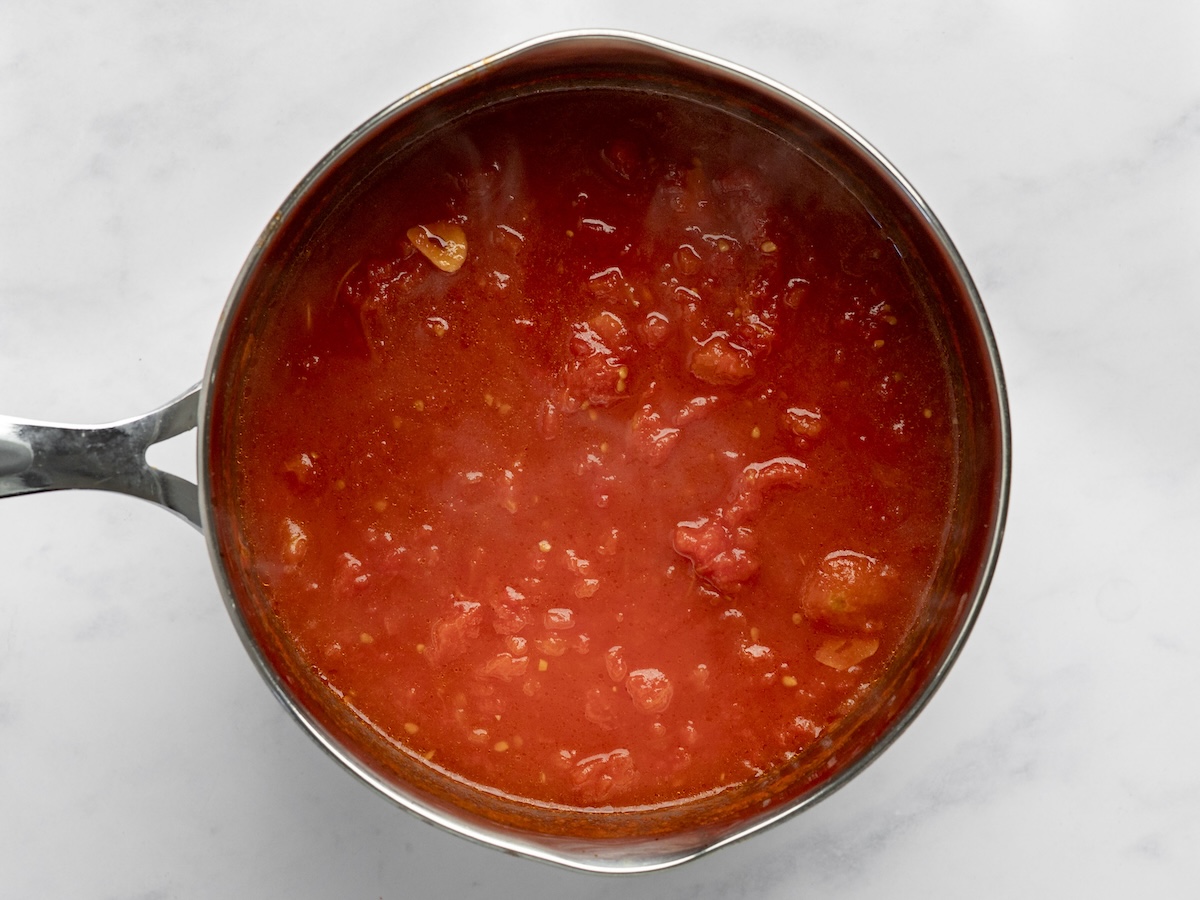 tomato sauce in pot.